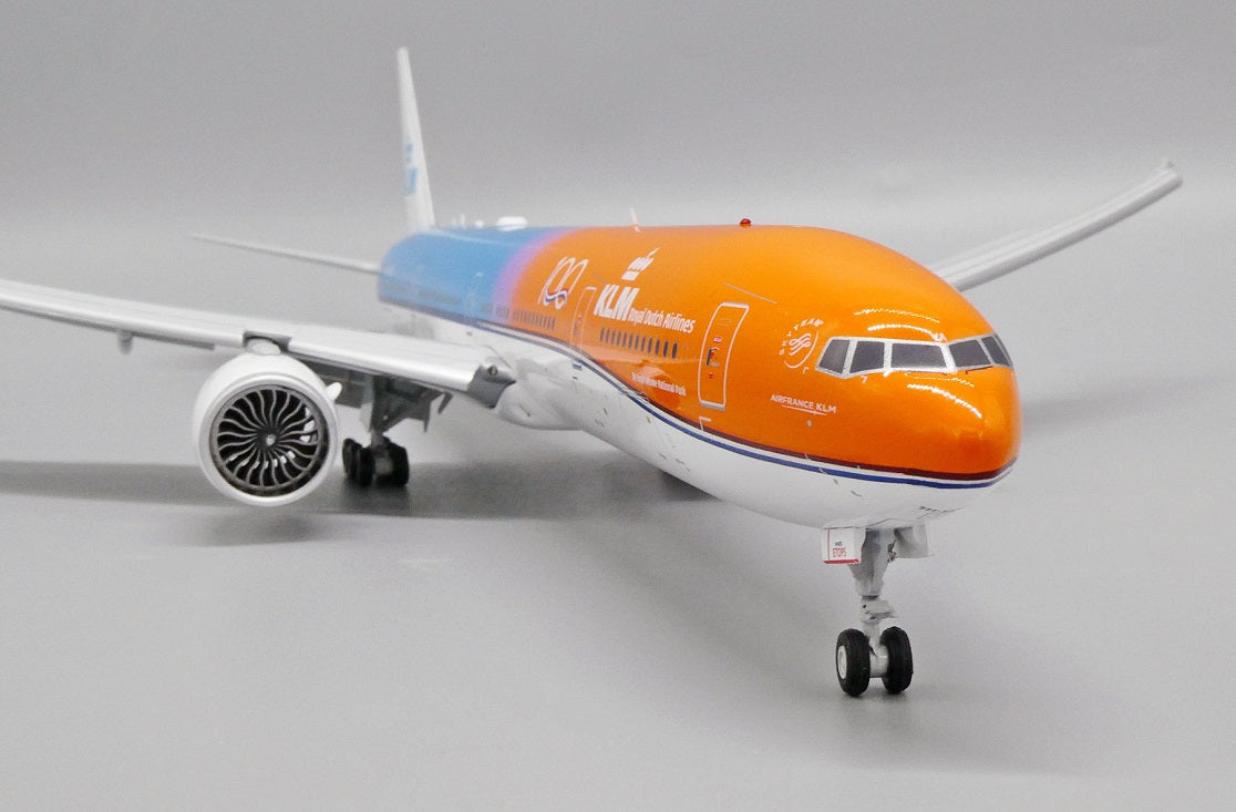 JC WINGS B777-300ER ROYAL DUTCH AIRLINES (KLM) "ORANGE PRIDE 100 YEARS LOGO" (FLAPS DOWN) REG: PH-BVA