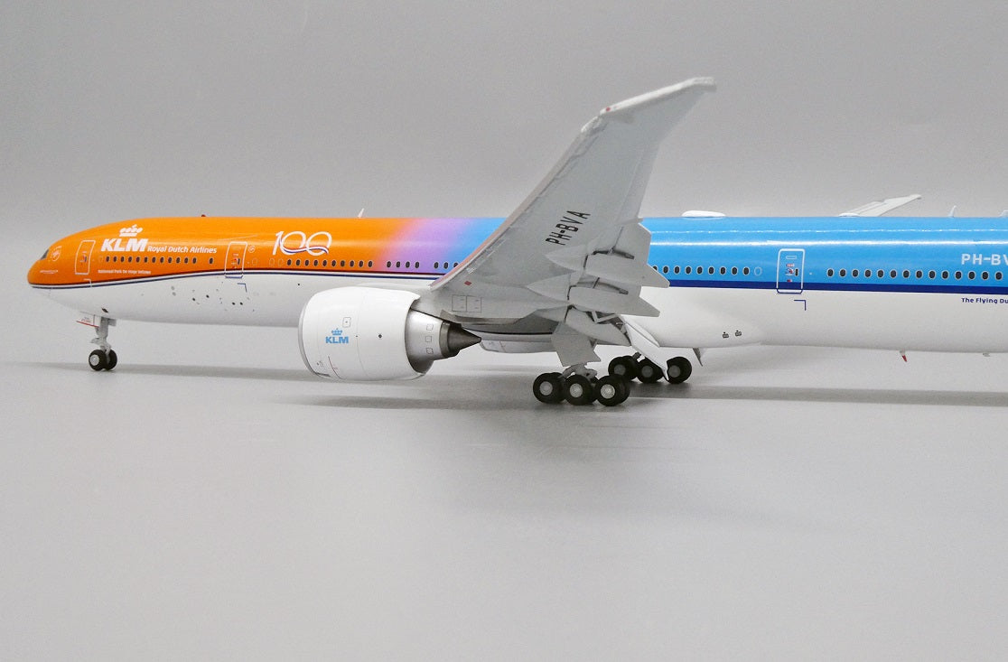 JC WINGS B777-300ER ROYAL DUTCH AIRLINES (KLM) "ORANGE PRIDE 100 YEARS LOGO" (FLAPS DOWN) REG: PH-BVA