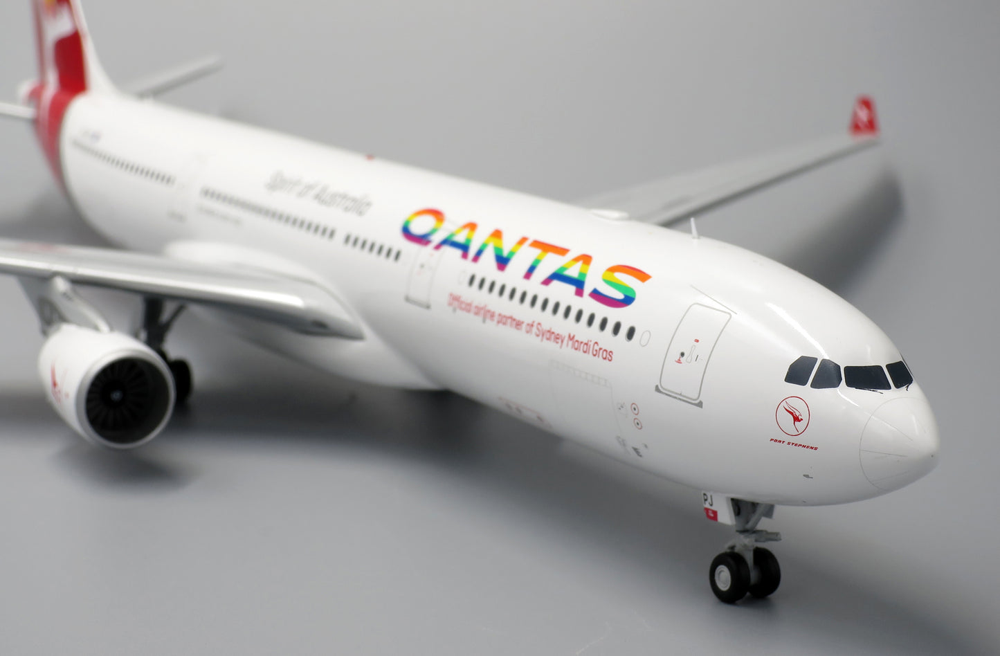 JC WINGS A330-300 QANTAS "RAINBOW ROO" REG: VH-QPJ