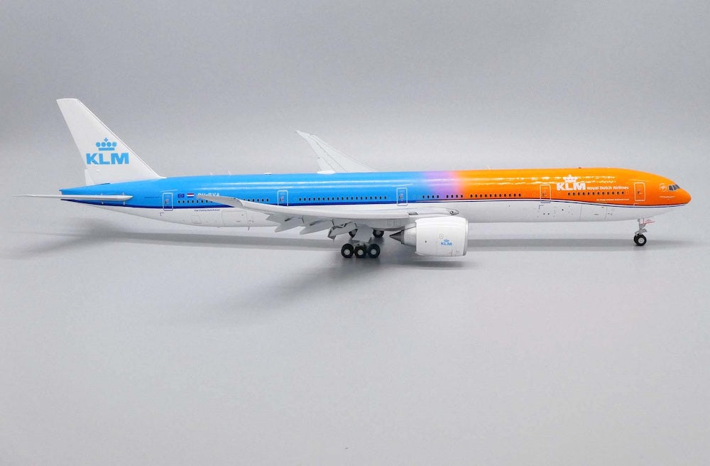 JC WINGS B777-300ER ROYAL DUTCH AIRLINES (KLM) (FLAPS DOWN) PH-BVA
