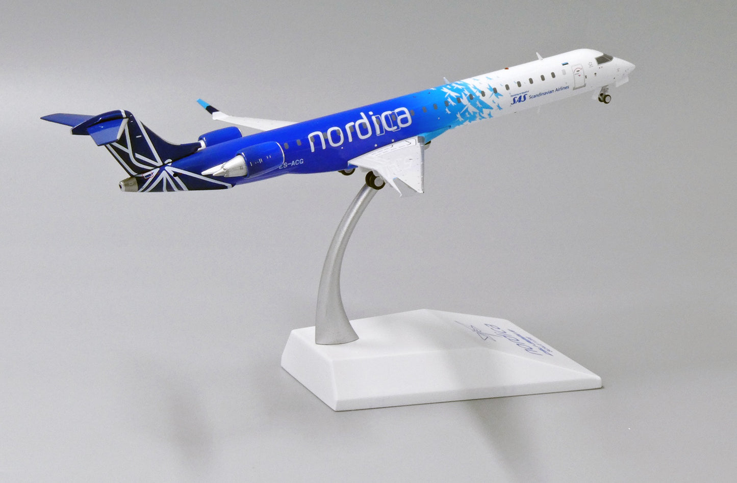 JC WINGS CRJ-900 SCANDINAVIAN AIRLINES (SAS) "NORDICA LIVERY" REG: ES-ACG