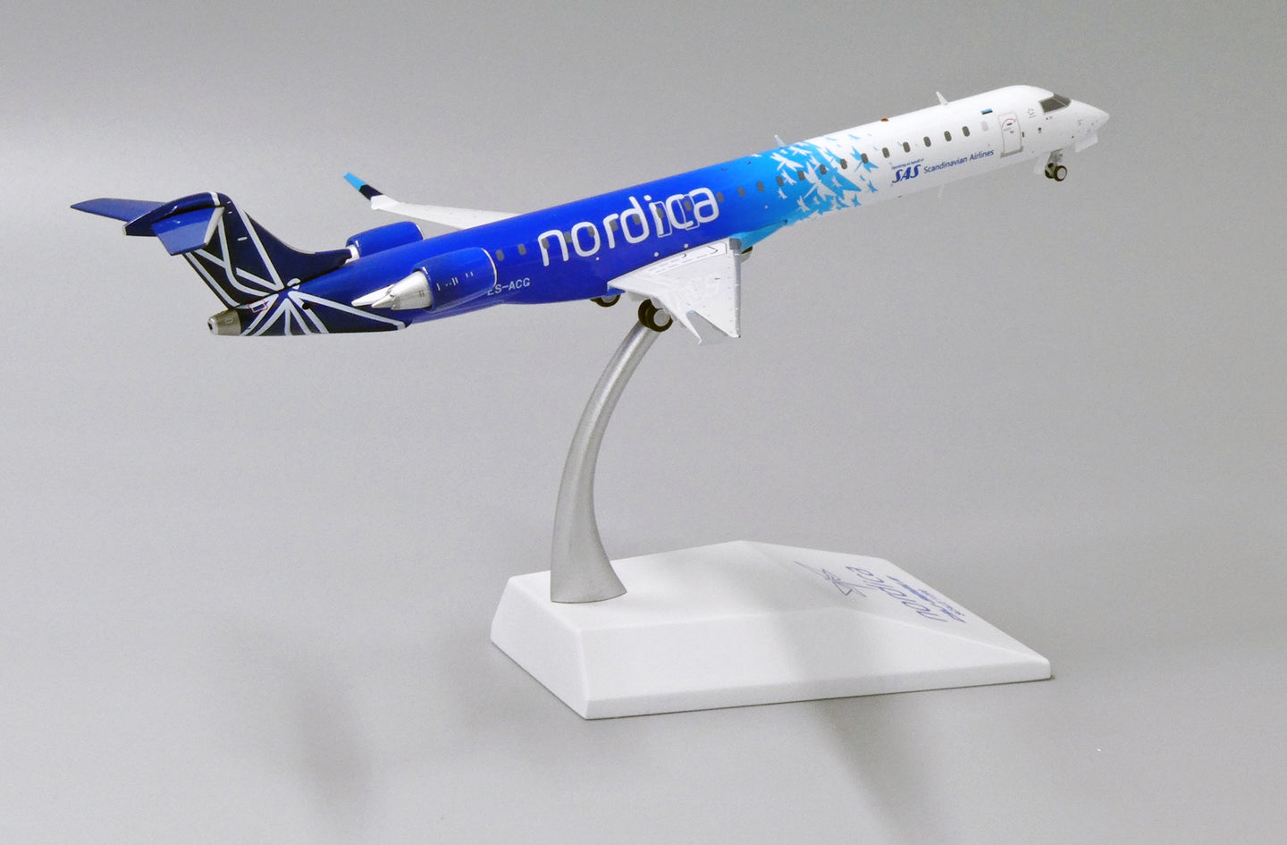 JC WINGS CRJ-900 SCANDINAVIAN AIRLINES (SAS) "NORDICA LIVERY" REG: ES-ACG