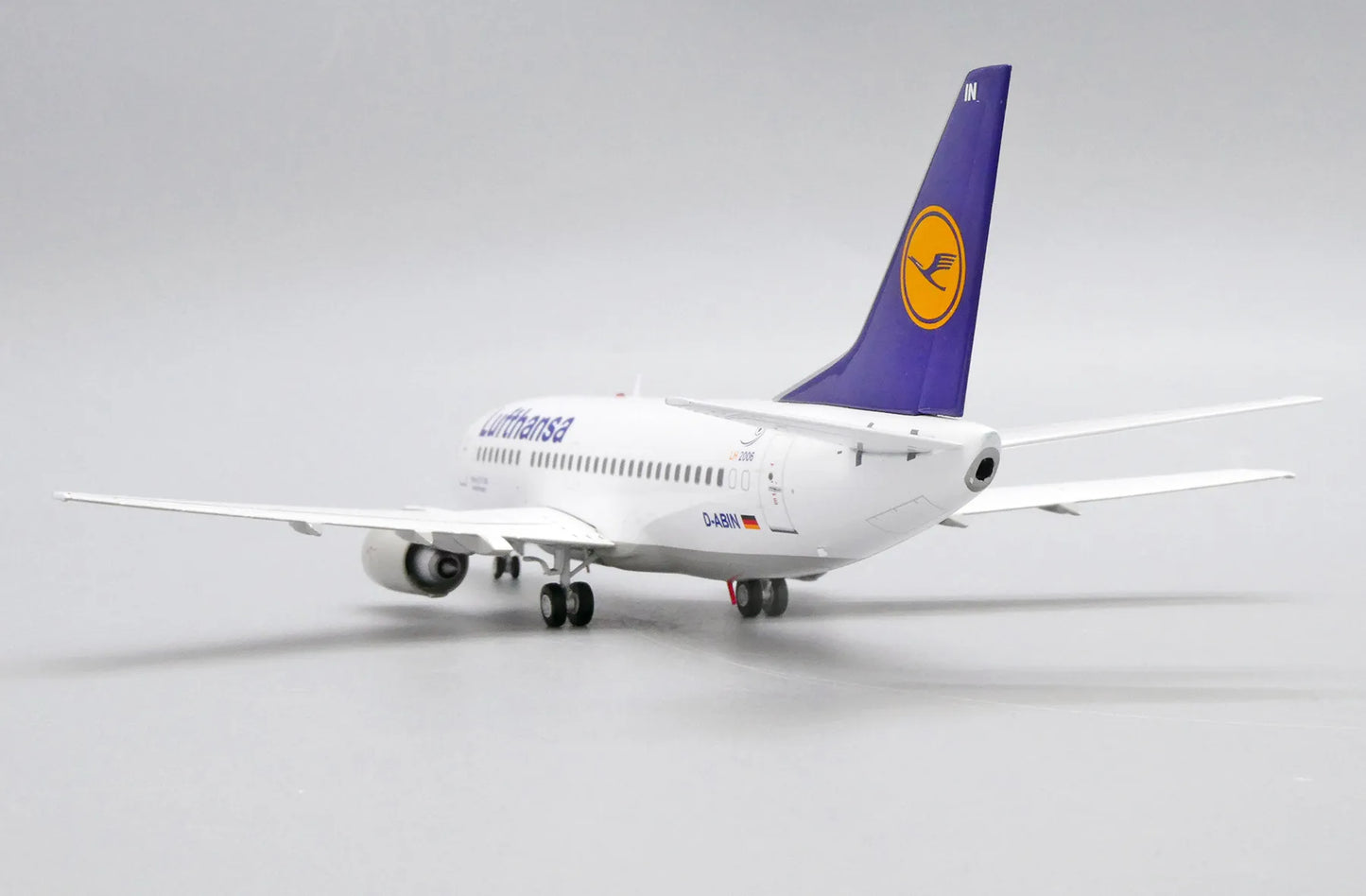 JC WINGS B737-500 LUFTHANSA "FOOTBALL NOSE" REG: D-ABIN