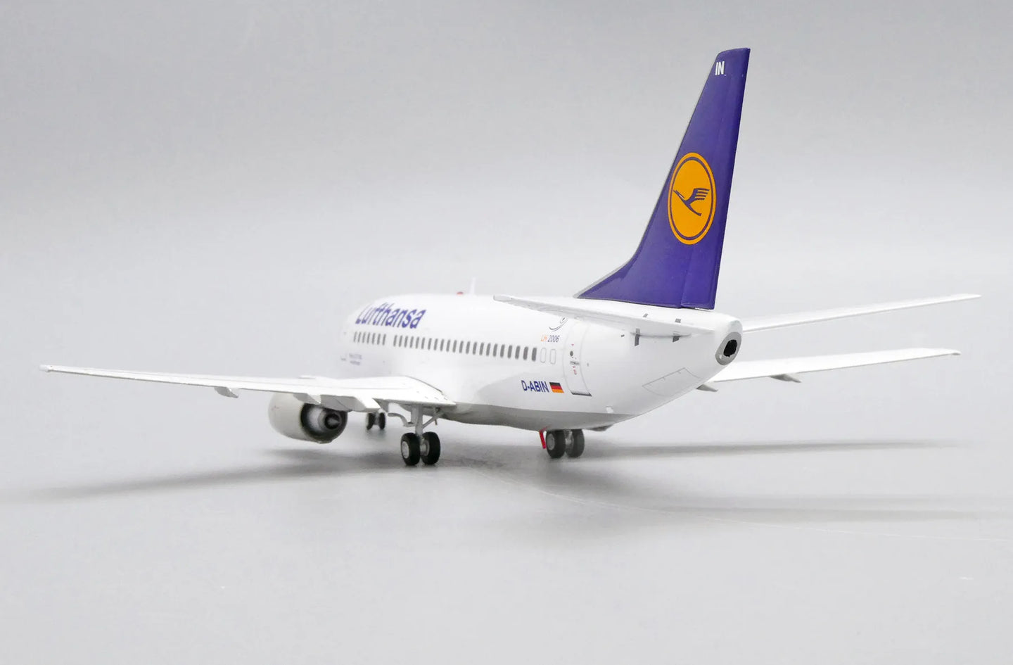 JC WINGS B737-500 LUFTHANSA "FOOTBALL NOSE" REG: D-ABIN