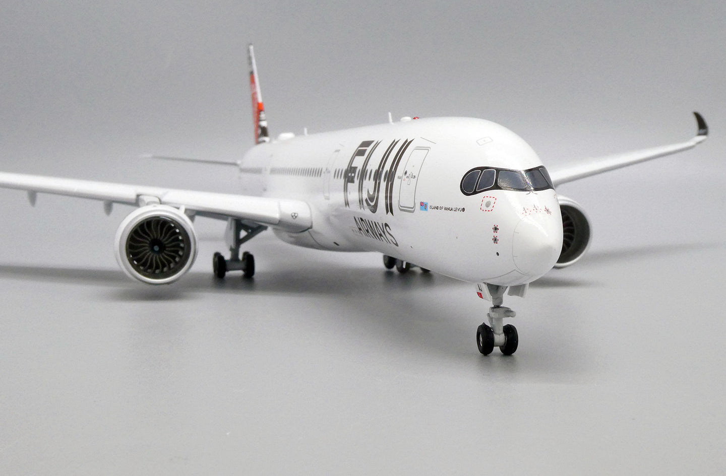 JC WINGS A350-900XWB FIJI AIRWAYS (FLAPS DOWN) REG: DQ-FAJ