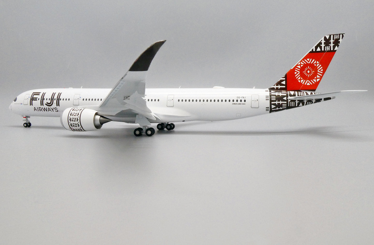 JC WINGS A350-900XWB FIJI AIRWAYS (FLAPS DOWN) REG: DQ-FAJ