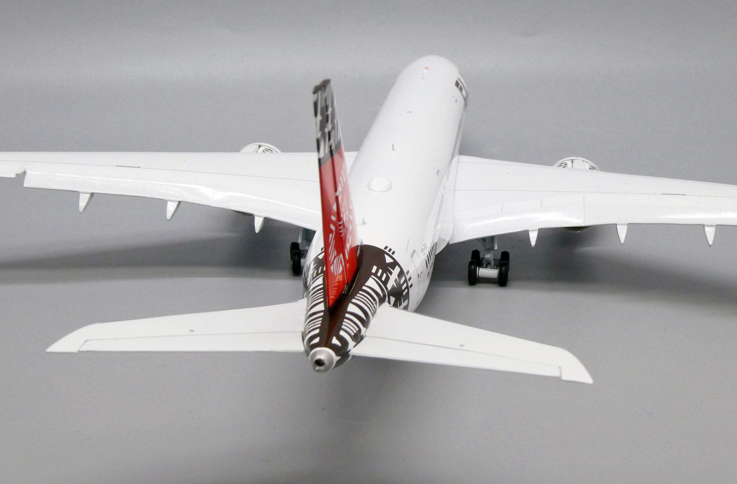 JC WINGS A350-900XWB FIJI AIRWAYS (FLAPS DOWN) REG: DQ-FAJ