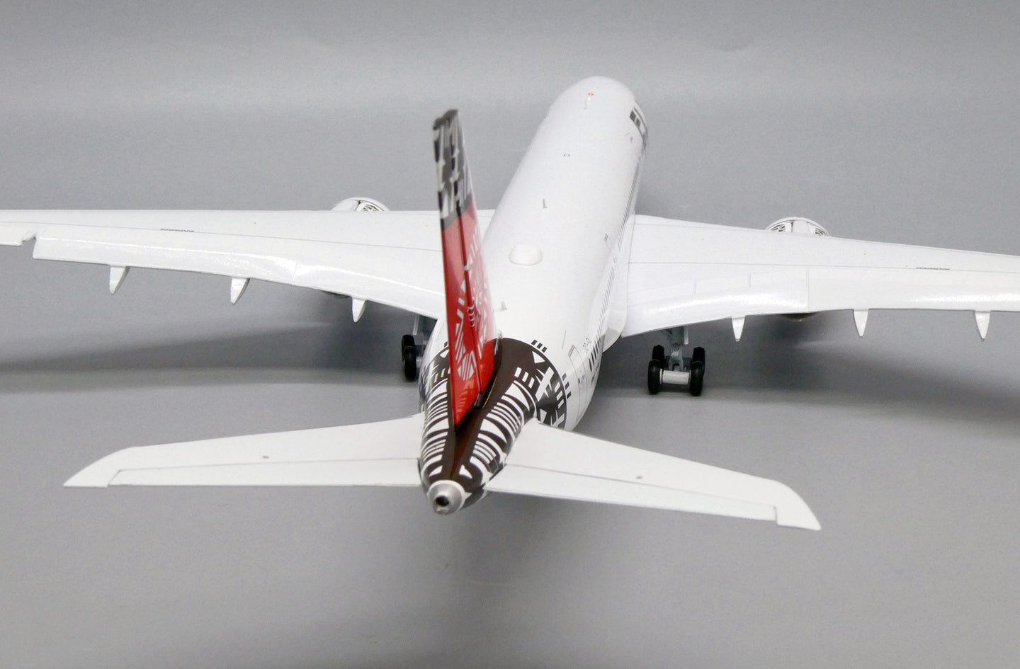 JC WINGS A350-900XWB FIJI AIRWAYS (FLAPS DOWN) REG: DQ-FAJ