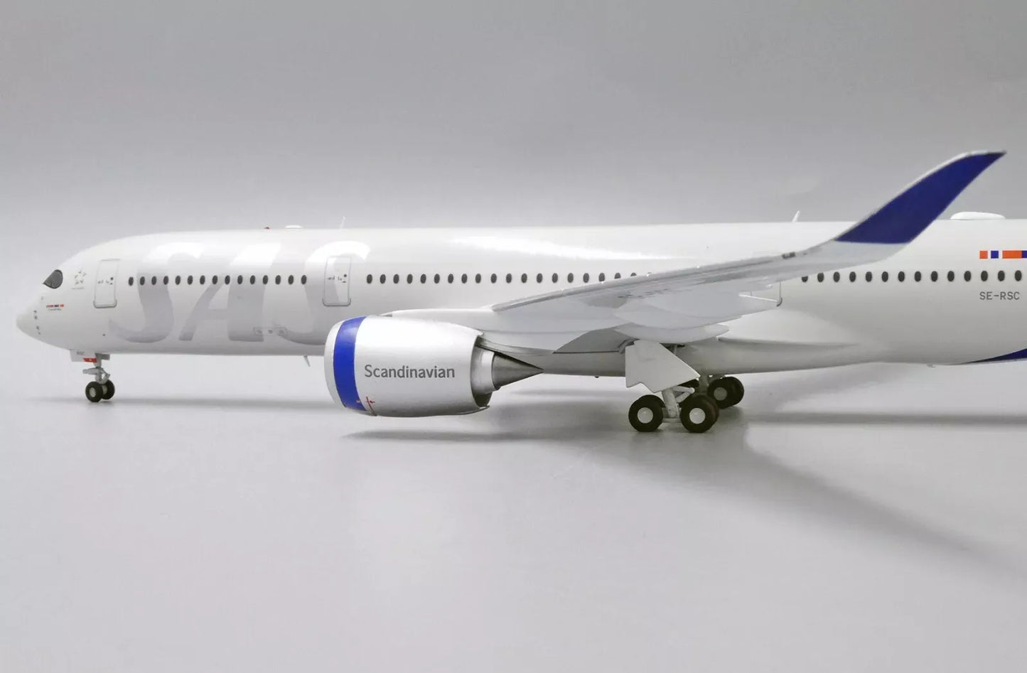 JC WINGS A350-900XWB SAS SCANDINAVIAN AIRLINES REG: SE-RSC