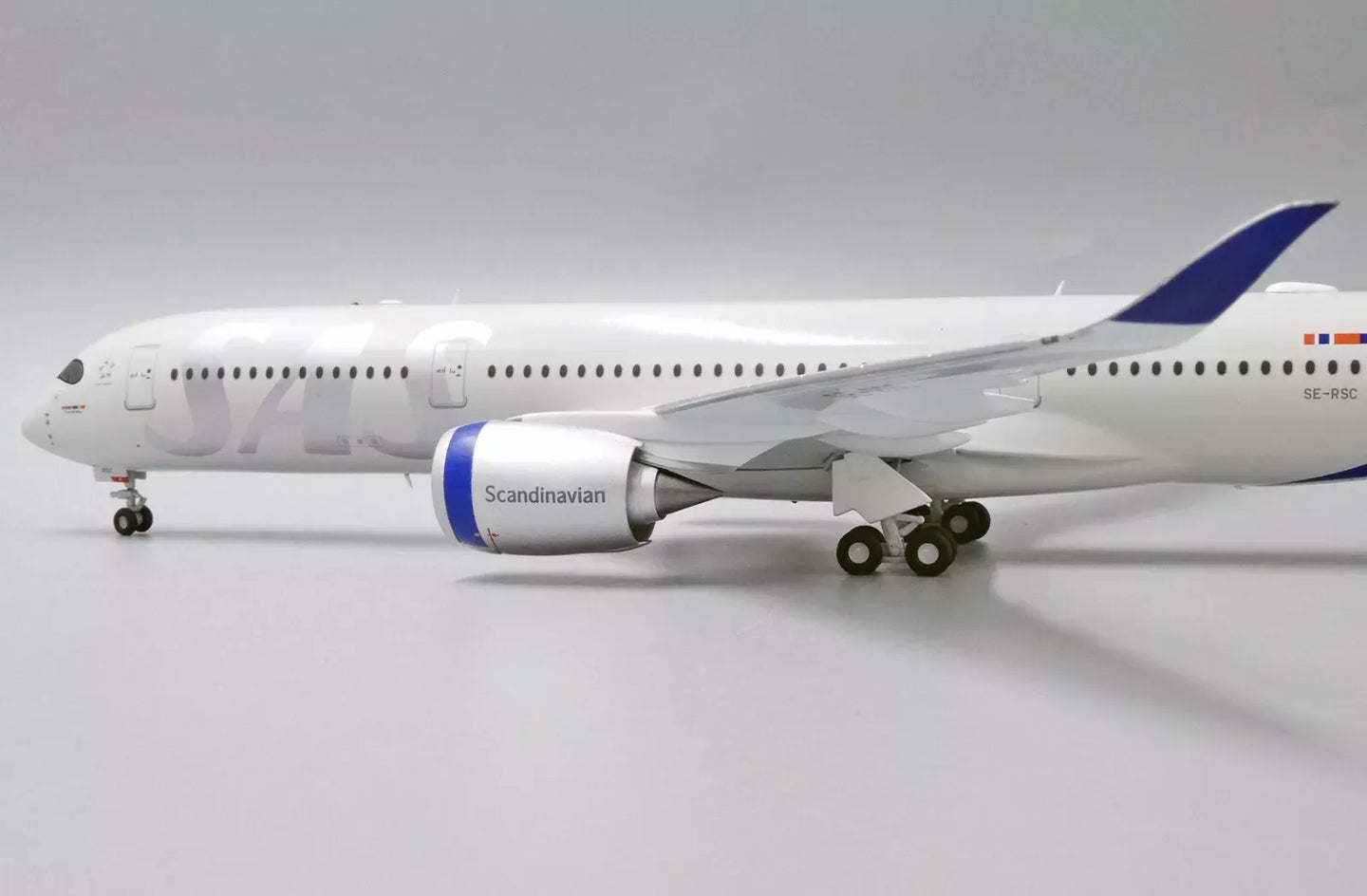 JC WINGS A350-900XWB SAS SCANDINAVIAN AIRLINES REG: SE-RSC