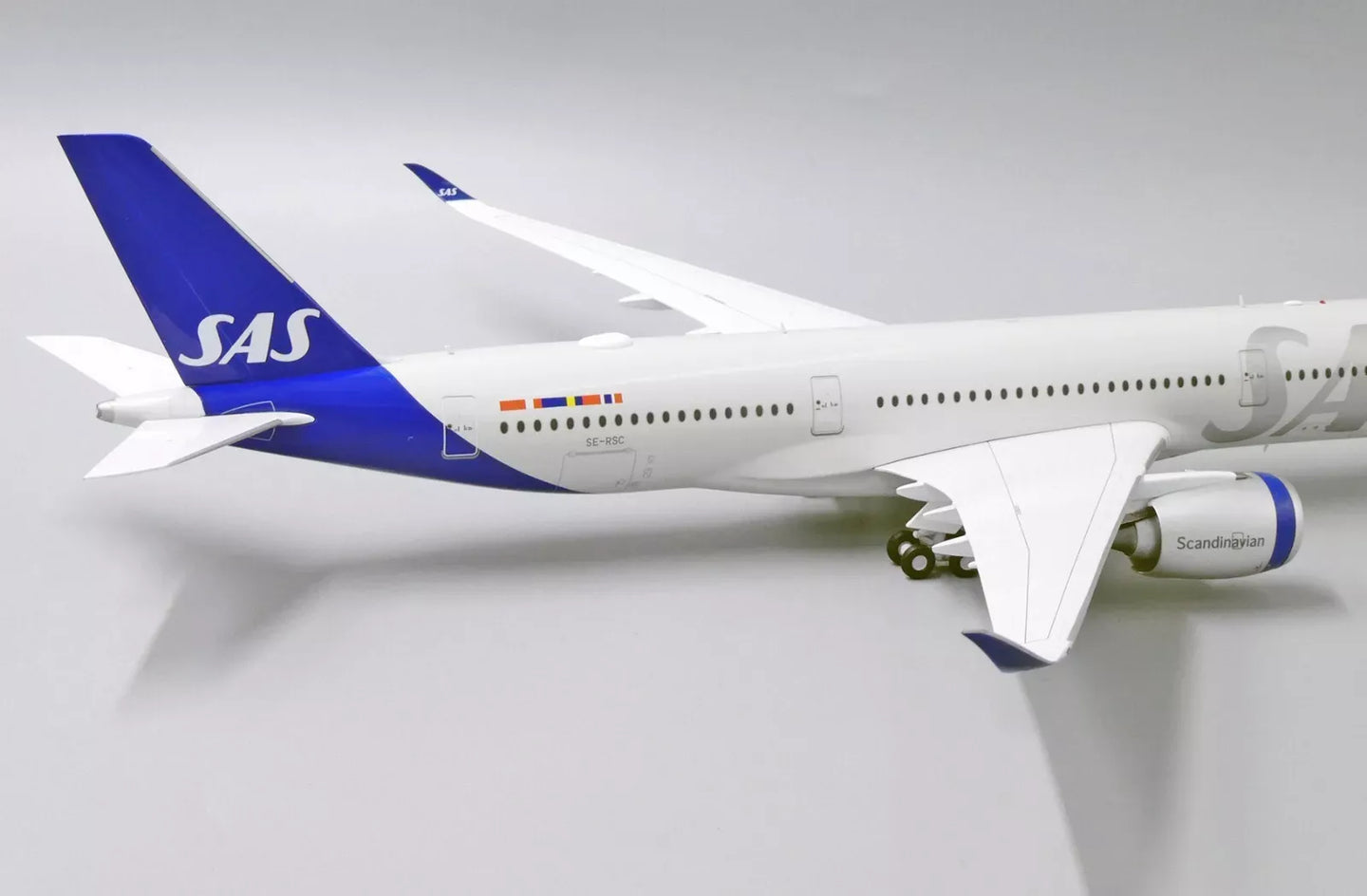 JC WINGS A350-900XWB SAS SCANDINAVIAN AIRLINES REG: SE-RSC