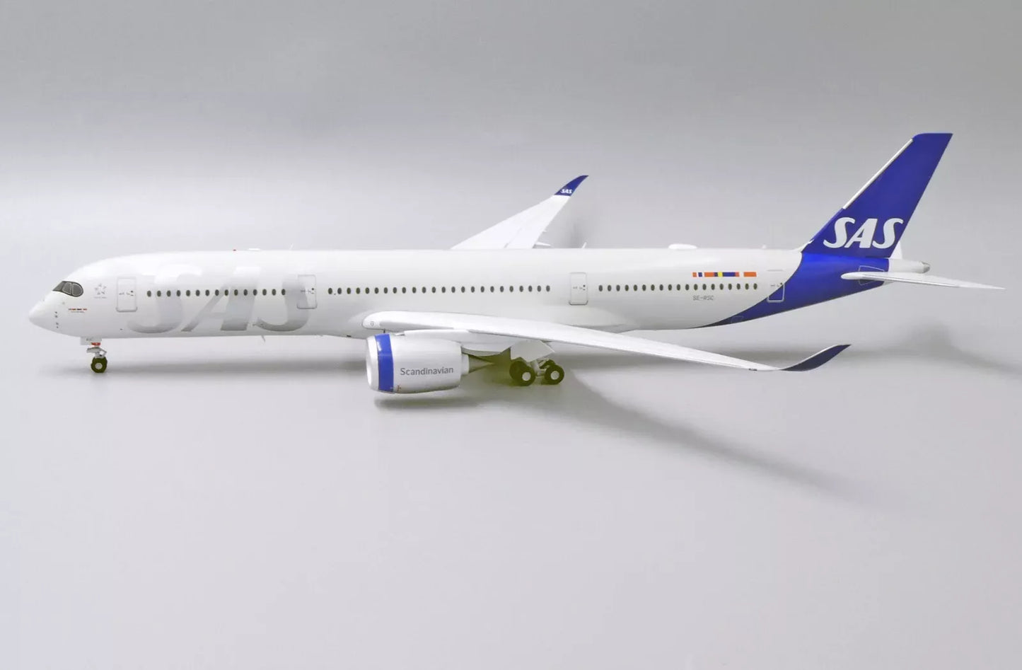 JC WINGS A350-900XWB SAS SCANDINAVIAN AIRLINES REG: SE-RSC