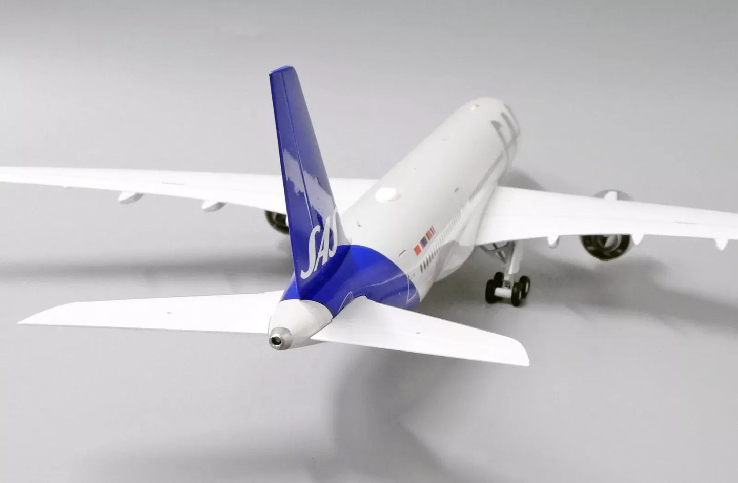 JC WINGS A350-900XWB SAS SCANDINAVIAN AIRLINES REG: SE-RSC