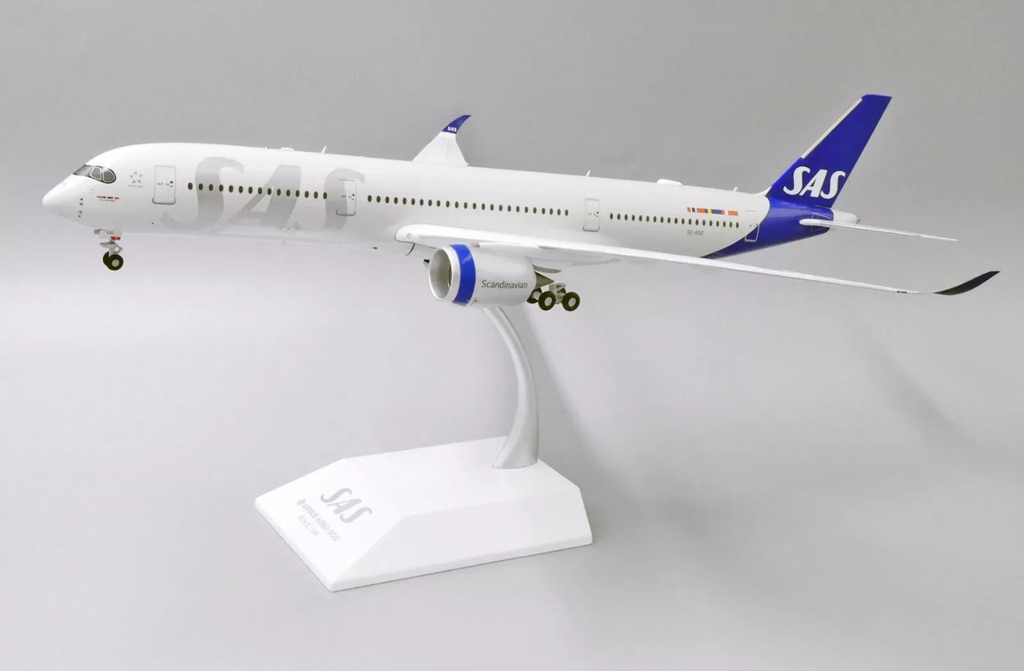 JC WINGS A350-900XWB SAS SCANDINAVIAN AIRLINES REG: SE-RSC