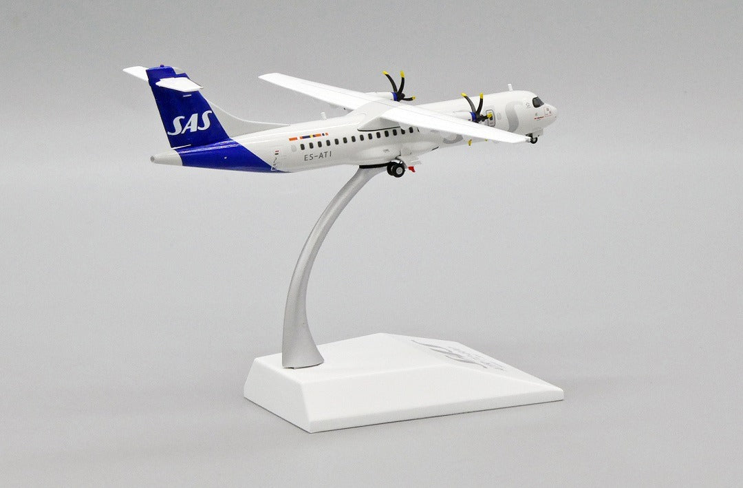 JCWINGS SCANDINAVIAN AIRLINES ATR72-600 REG: ES-ATI