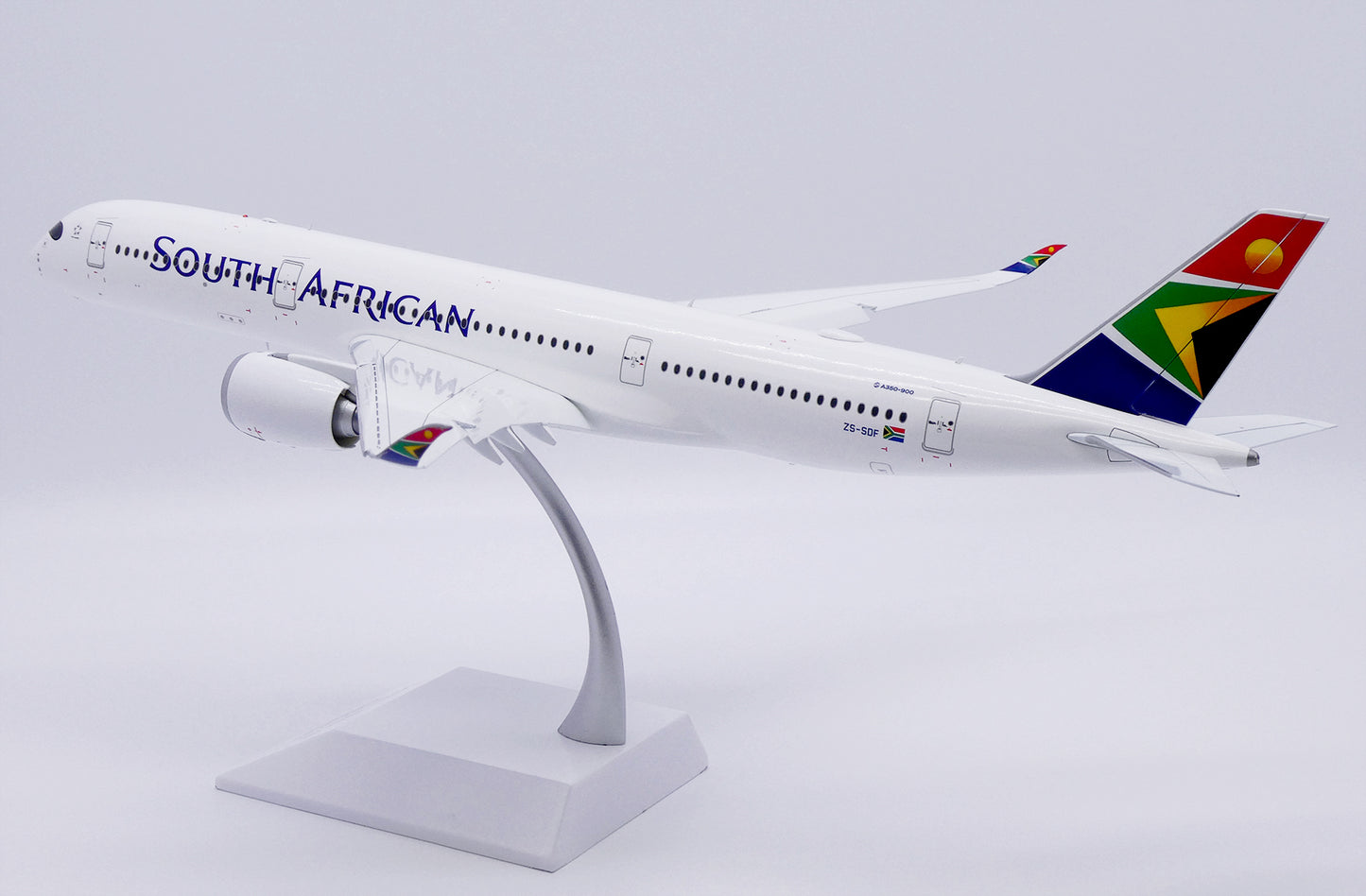 JC WINGS A350-900XWB SOUTH AFRICAN AIRWAYS (FLAPS DOWN) REG: ZS-SDF