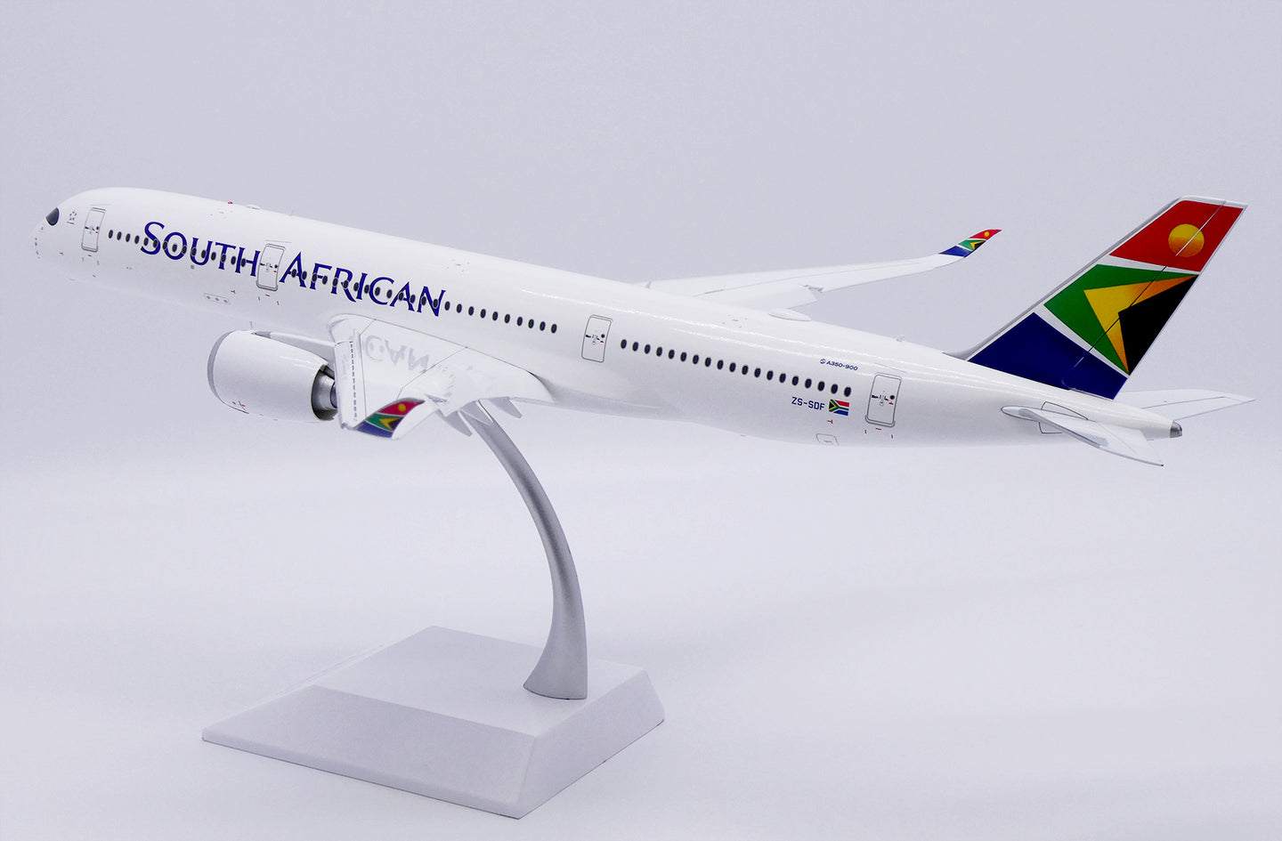 JC WINGS A350-900XWB SOUTH AFRICAN AIRWAYS (FLAPS DOWN) REG: ZS-SDF