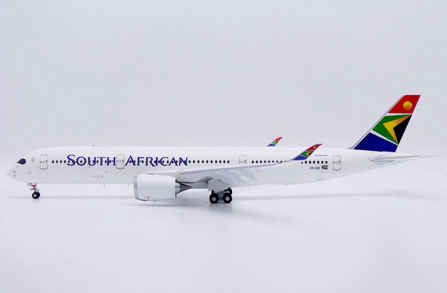 JC WINGS A350-900XWB SOUTH AFRICAN AIRWAYS (FLAPS DOWN) REG: ZS-SDF