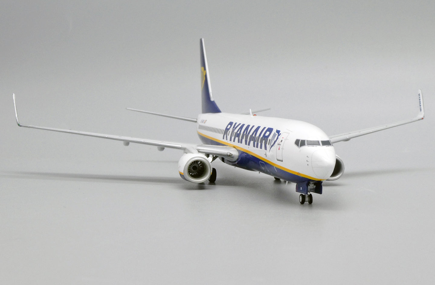 JC WINGS B737-800 RYANAIR REG: EI-EBI
