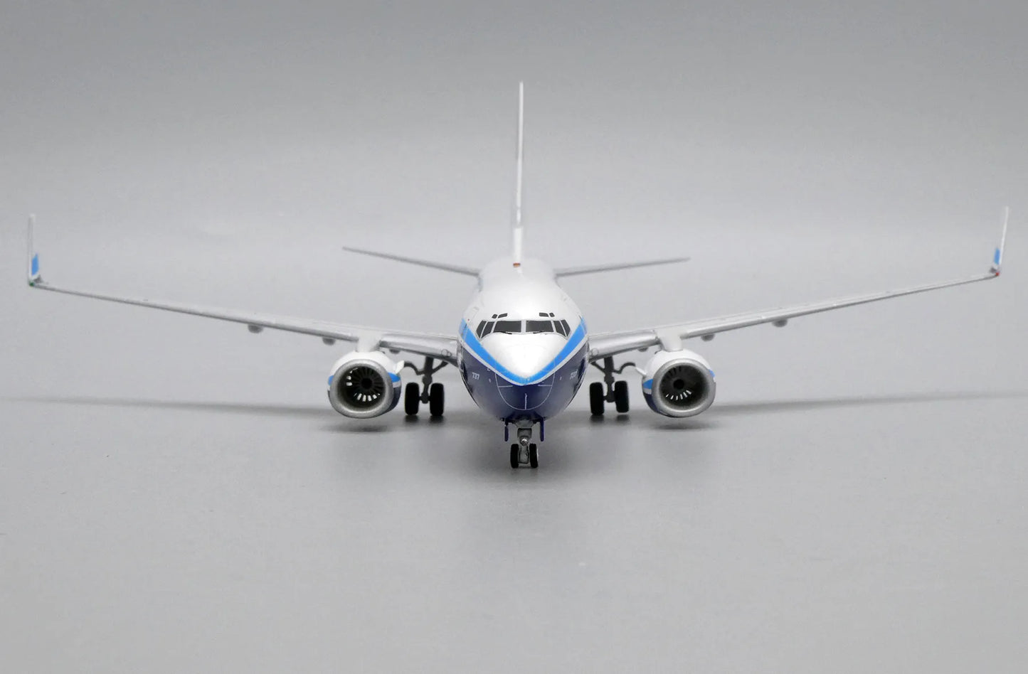 JC WINGS B737-800 RYANAIR "DREAMLINER COLOURS" REG: EI-DCL