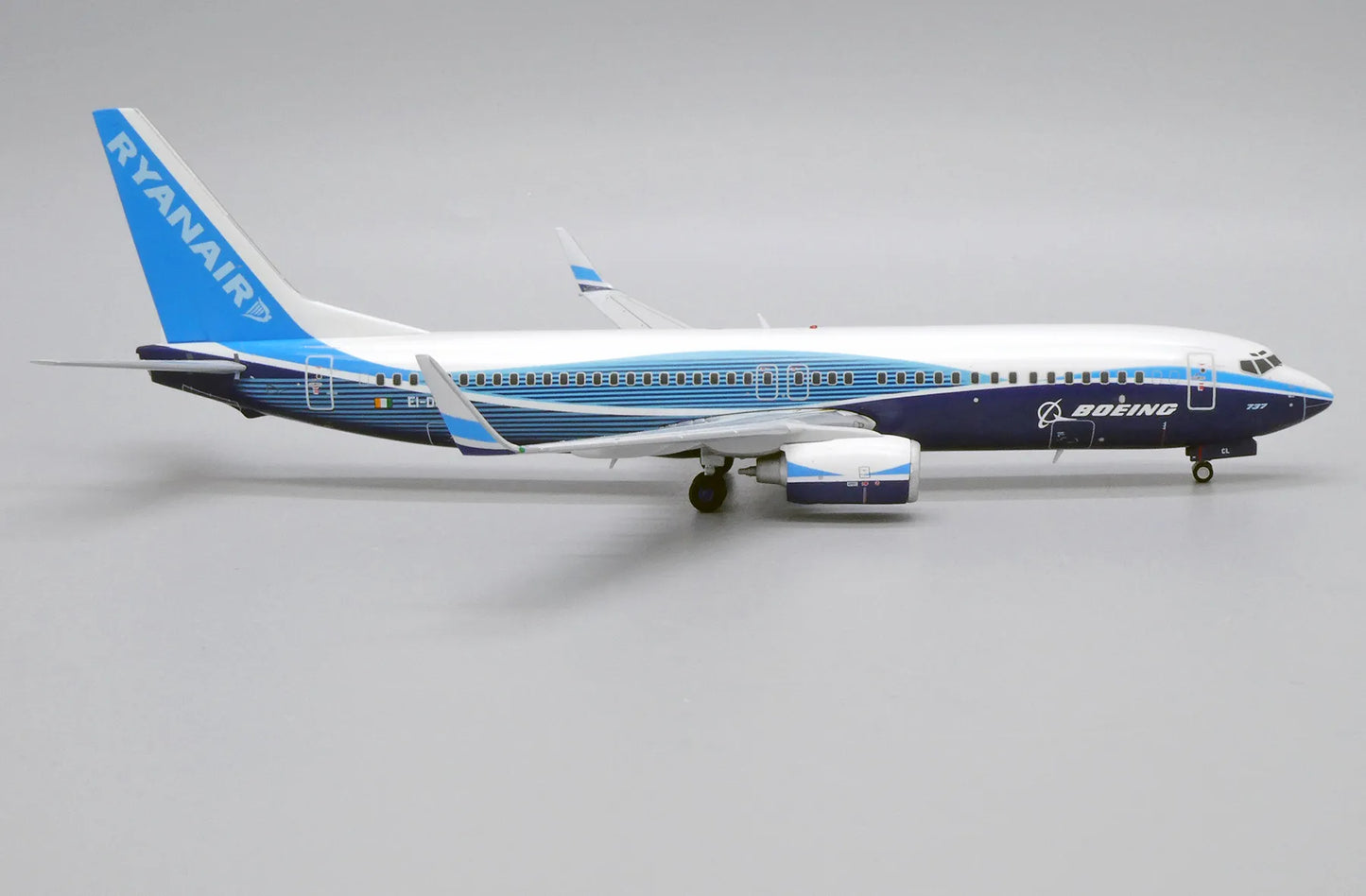 JC WINGS B737-800 RYANAIR "DREAMLINER COLOURS" REG: EI-DCL