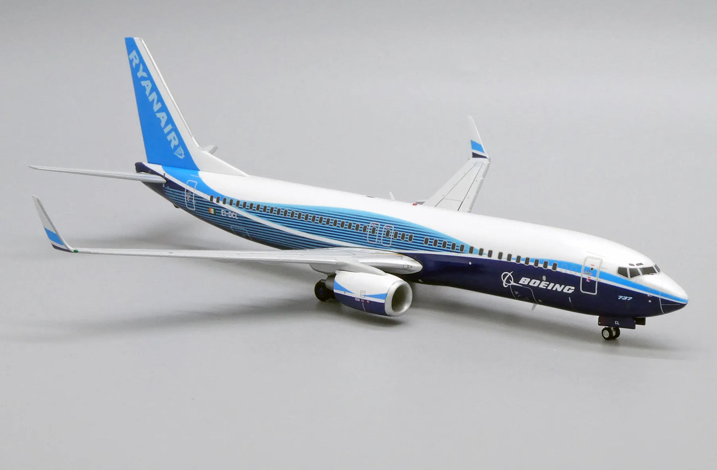 JC WINGS B737-800 RYANAIR "DREAMLINER COLOURS" REG: EI-DCL