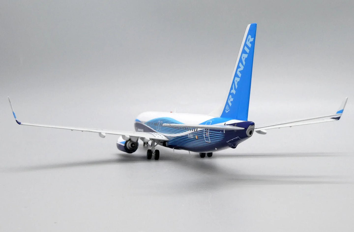 JC WINGS B737-800 RYANAIR "DREAMLINER COLOURS" REG: EI-DCL