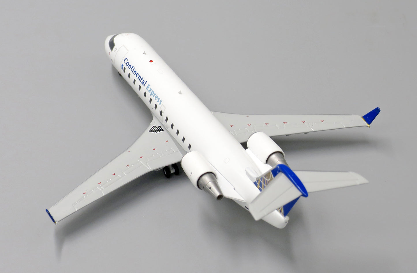 JC WINGS CRJ-200ER CONTINENTAL EXPRESS / CHAUTAUQUA AIRLINES REG: N667BR