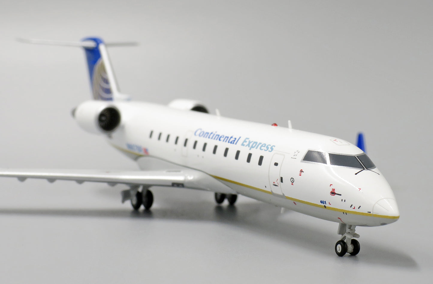JC WINGS CRJ-200ER CONTINENTAL EXPRESS / CHAUTAUQUA AIRLINES REG: N667BR