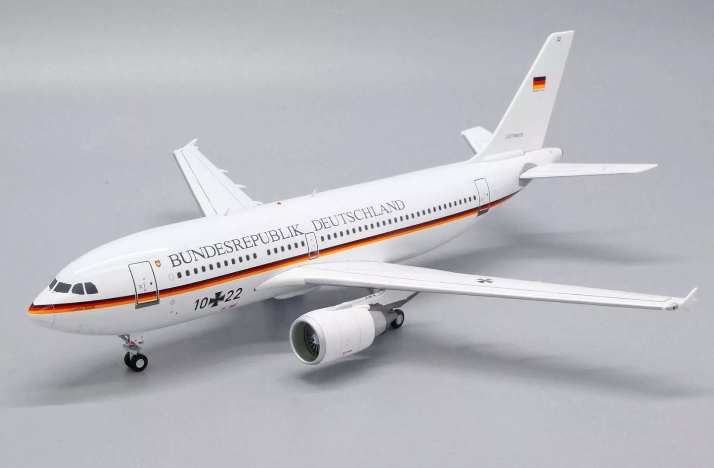 JC WINGS A310-300 GERMAN AIR FORCE REG: 10 22