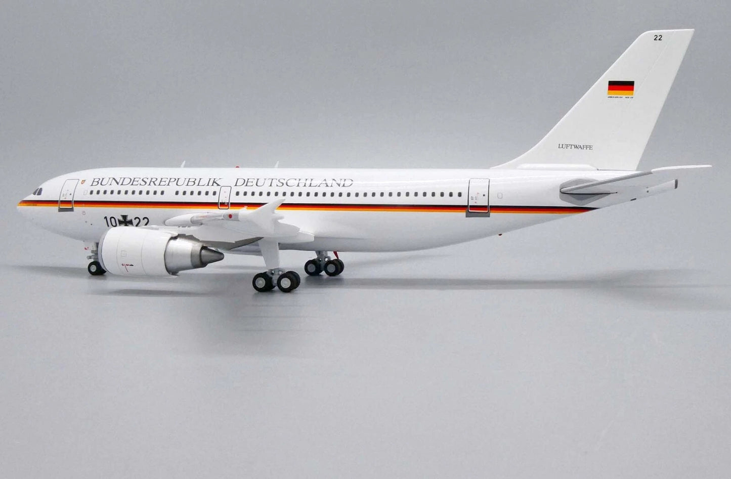 JC WINGS A310-300 GERMAN AIR FORCE REG: 10 22