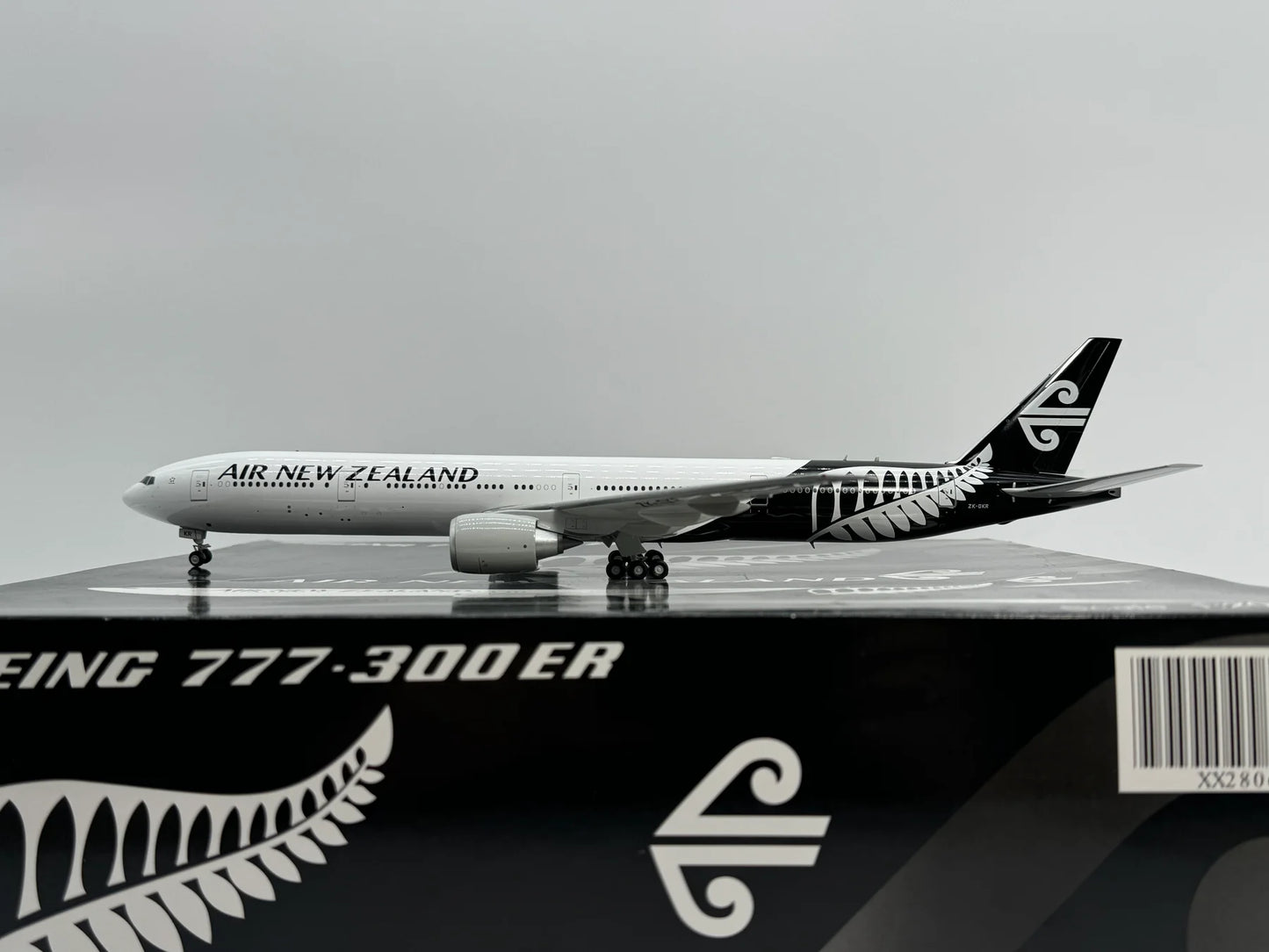 JC WINGS B777-300ER AIR NEW ZEALAND REG:ZK-OKR