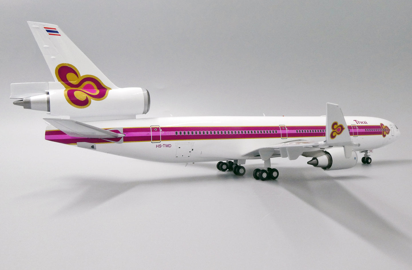 JC WINGS MD-11 THAI AIRWAYS "OLD COLOURS" REG: HS-TMD