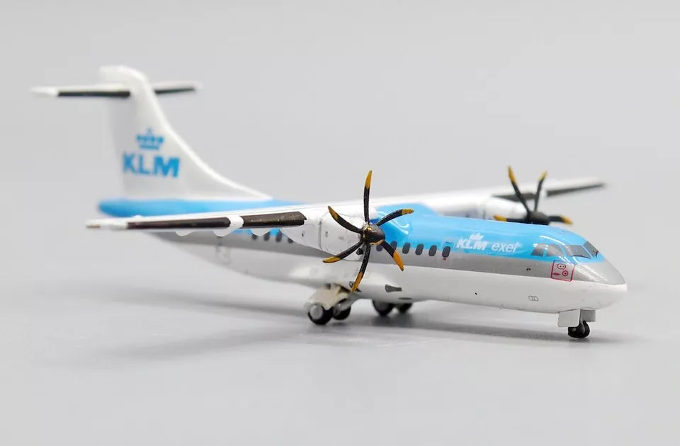 JC WINGS ATR42-300 KLM EXEL REG: PH-XLD