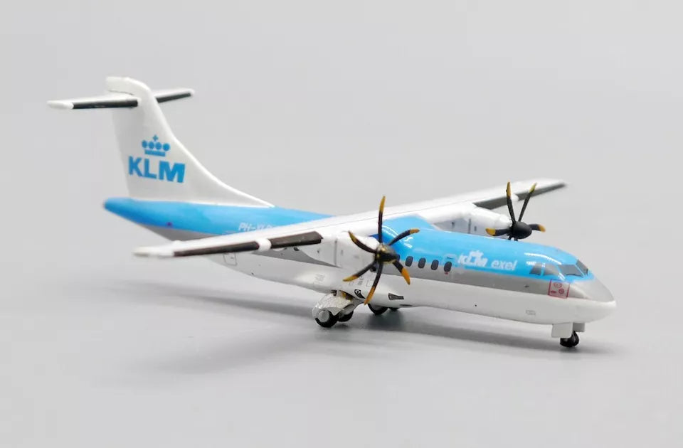 JC WINGS ATR42-300 KLM EXEL REG: PH-XLD
