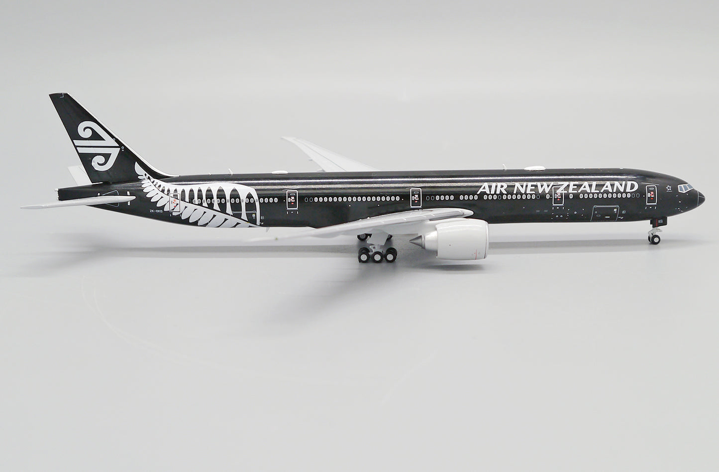 JC WINGS B777-300ER AIR NEW ZEALAND "ALL BLACKS" REG: ZK-OKQ
