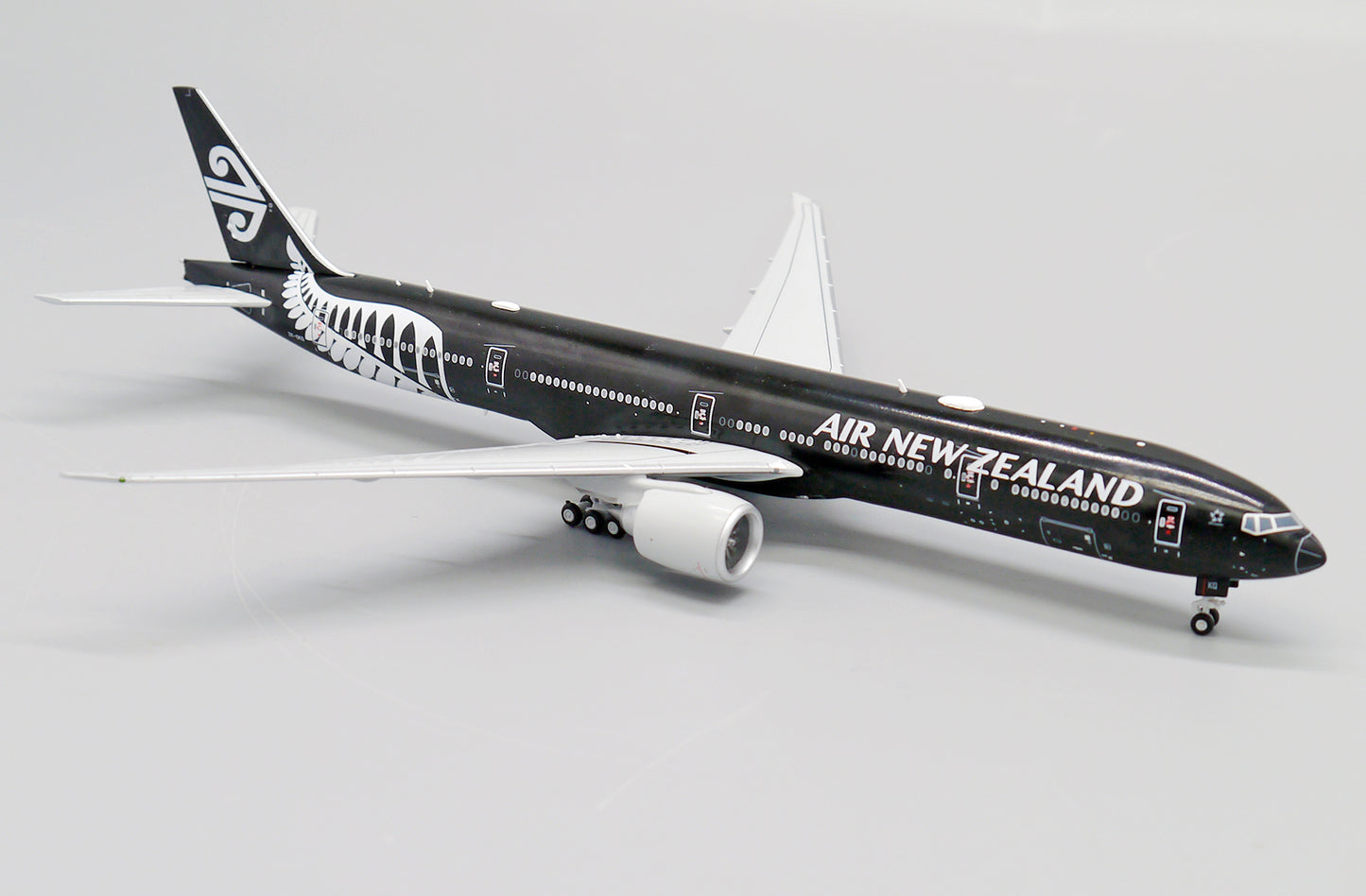 JC WINGS B777-300ER AIR NEW ZEALAND "ALL BLACKS" REG: ZK-OKQ
