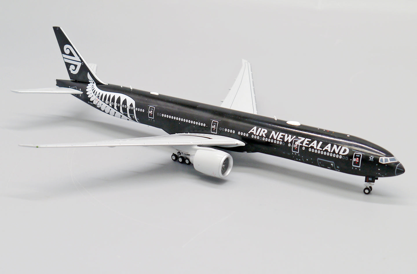 JC WINGS B777-300ER AIR NEW ZEALAND "ALL BLACKS" REG: ZK-OKQ