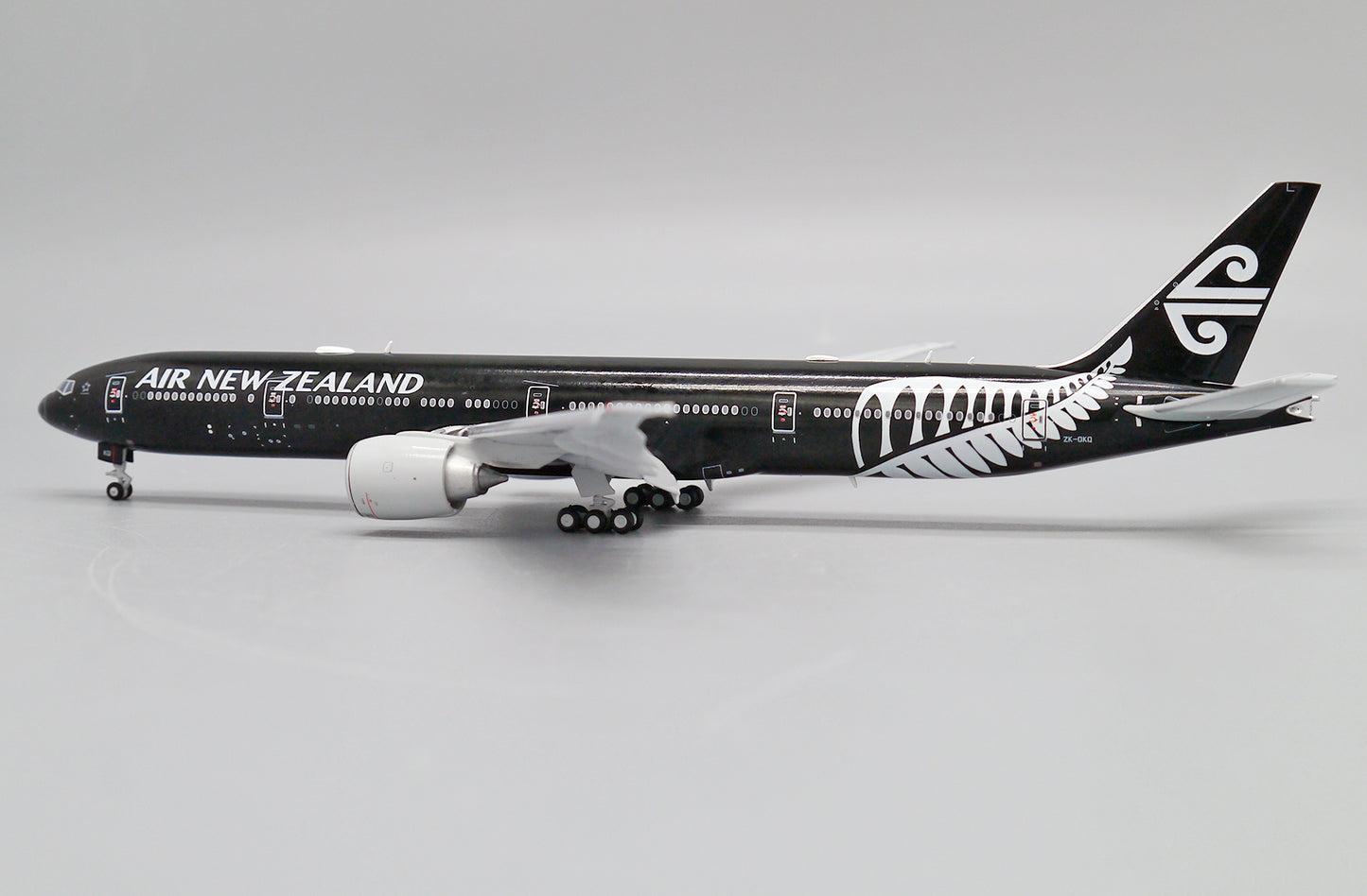 JC WINGS B777-300ER AIR NEW ZEALAND ALL BLACKS REG: ZK-OKQ
