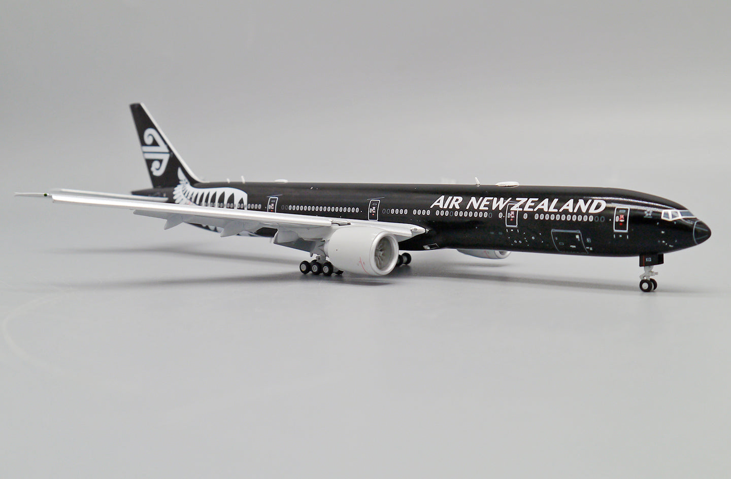 JC WINGS B777-300ER AIR NEW ZEALAND ALL BLACKS REG: ZK-OKQ