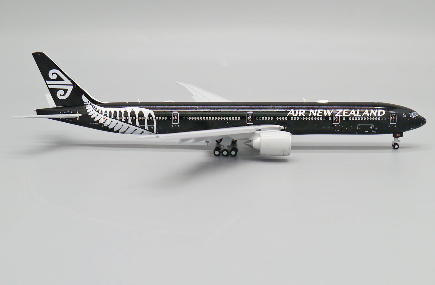 JC WINGS B777-300ER AIR NEW ZEALAND ALL BLACKS REG: ZK-OKQ
