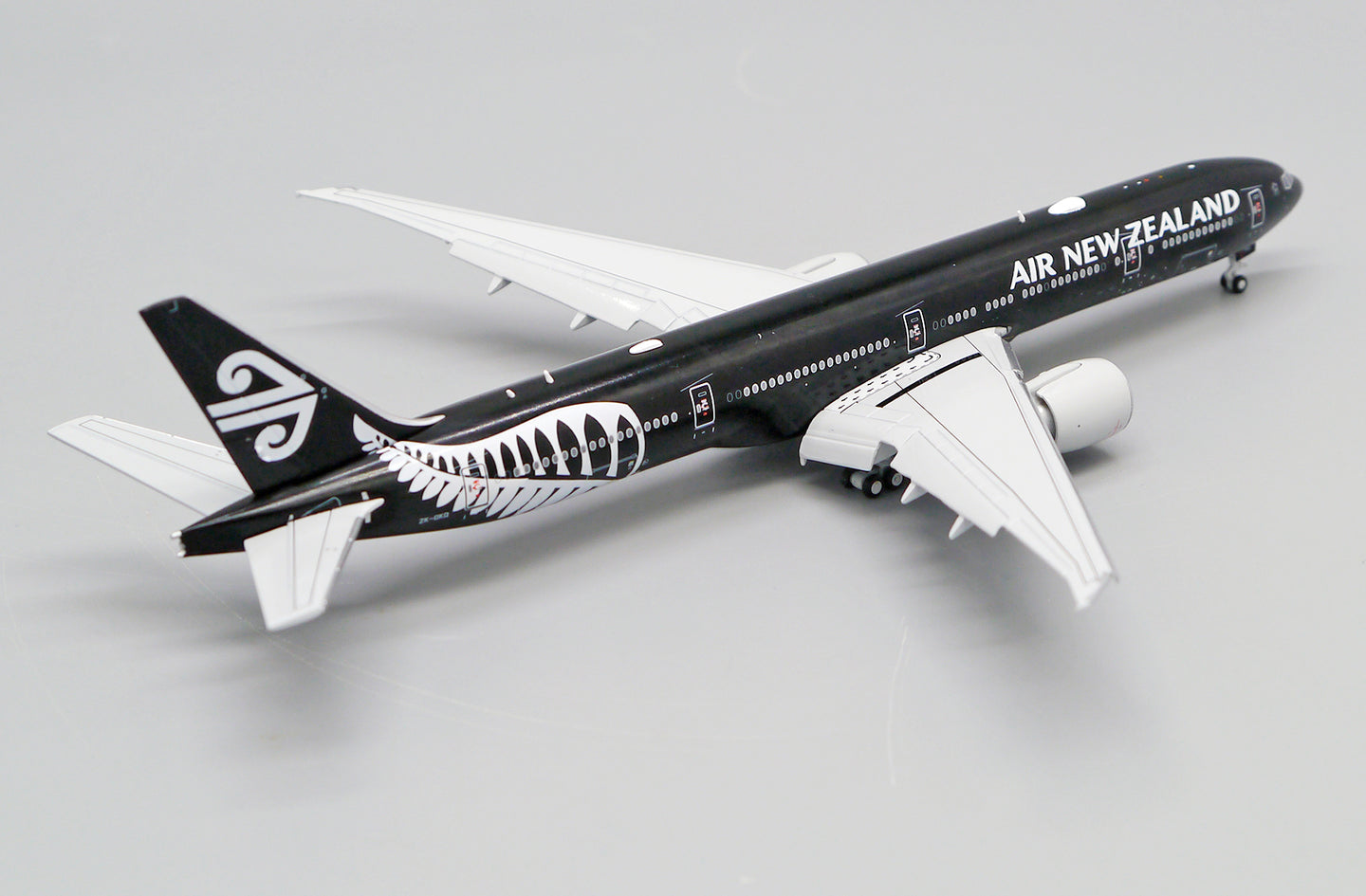 JC WINGS B777-300ER AIR NEW ZEALAND ALL BLACKS REG: ZK-OKQ