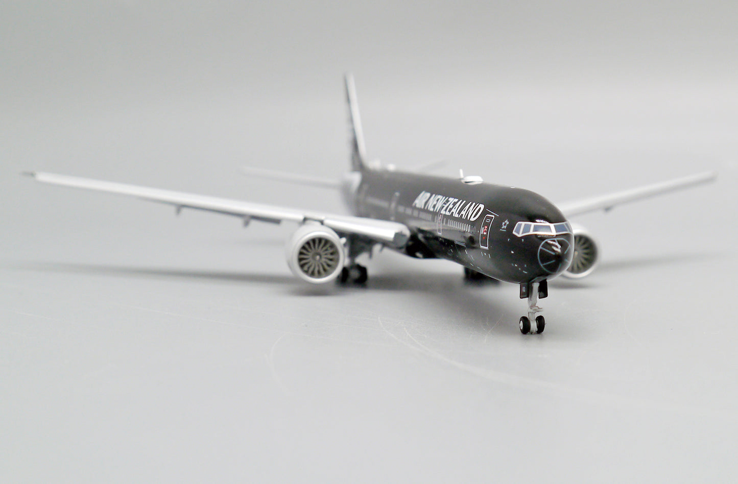 JC WINGS B777-300ER AIR NEW ZEALAND ALL BLACKS REG: ZK-OKQ