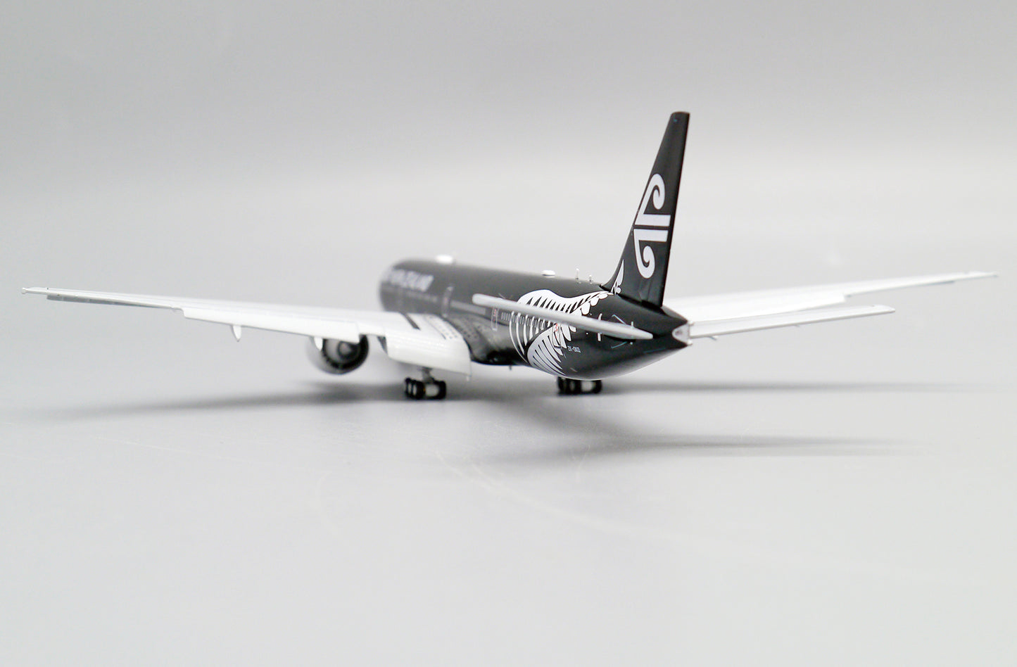 JC WINGS B777-300ER AIR NEW ZEALAND ALL BLACKS REG: ZK-OKQ