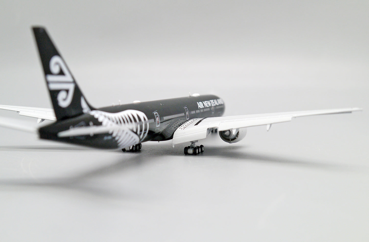 JC WINGS B777-300ER AIR NEW ZEALAND ALL BLACKS REG: ZK-OKQ