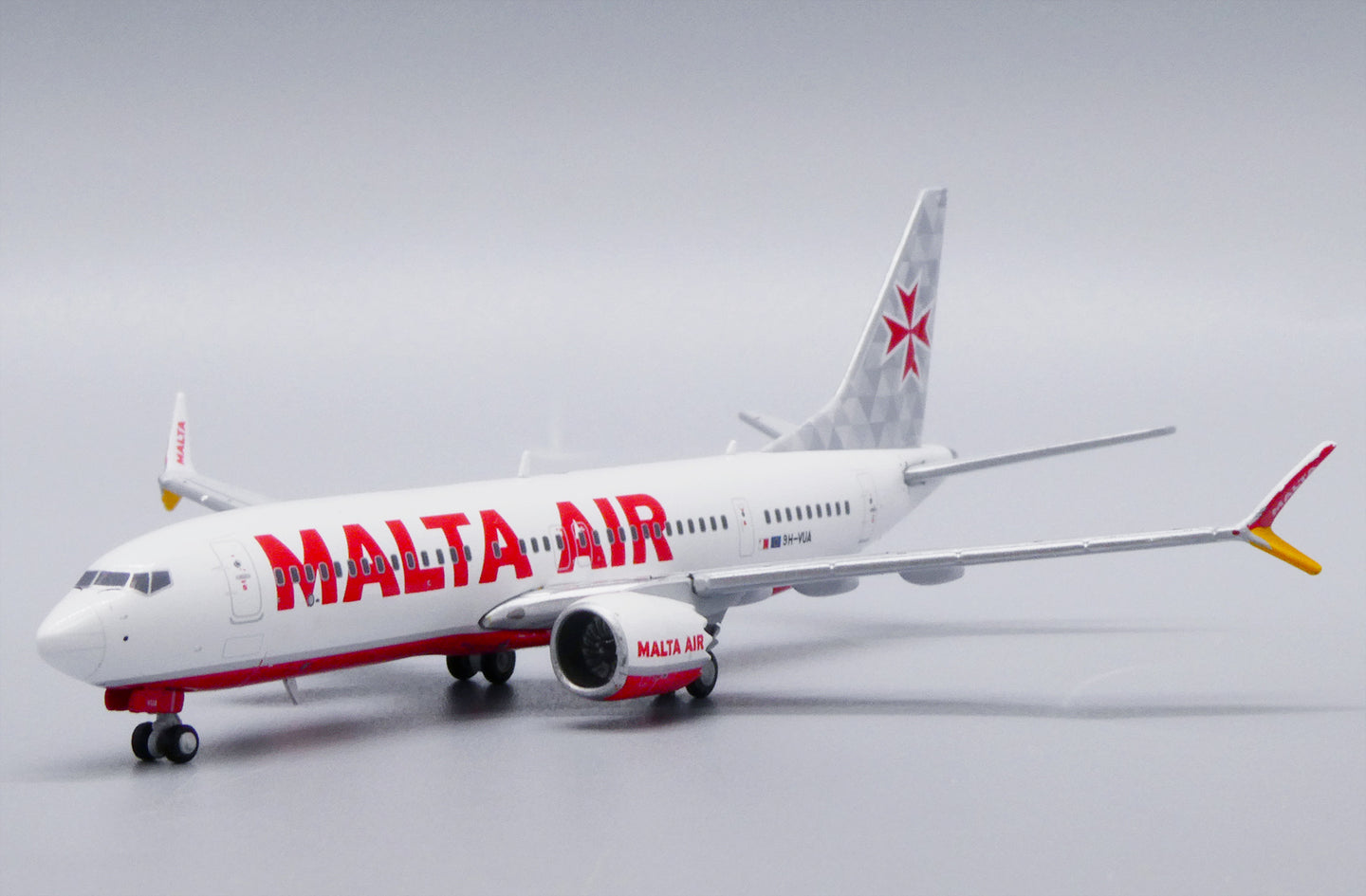 JC WINGS B737 MAX 8 MALTA AIR REG: 9H-VUA