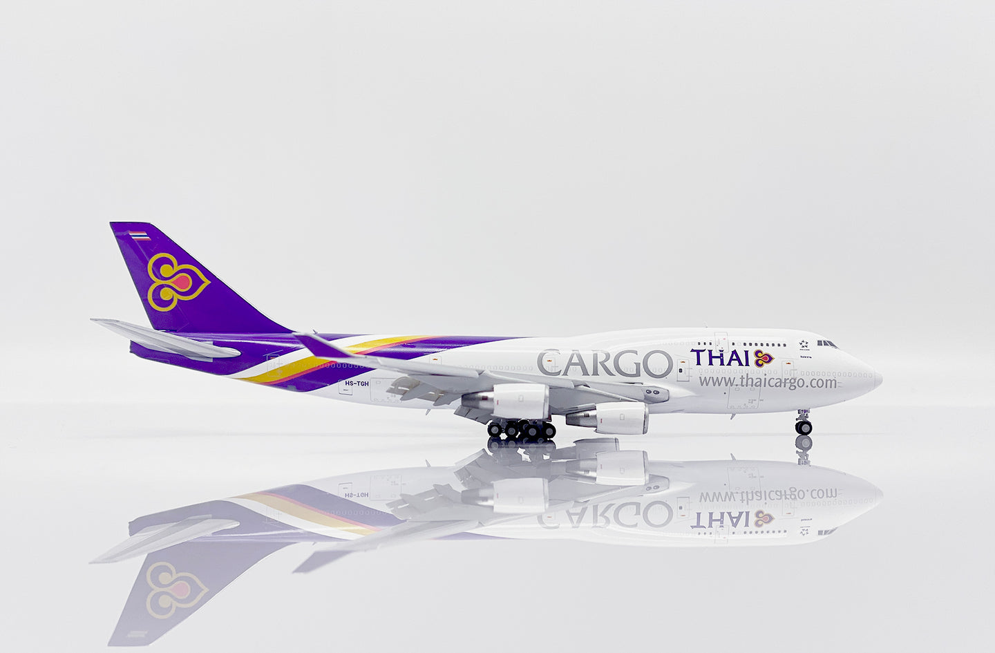 JCWINGS B747-400(BCF) THAI CARGO (FLAP DOWN) REG: HS-TGH