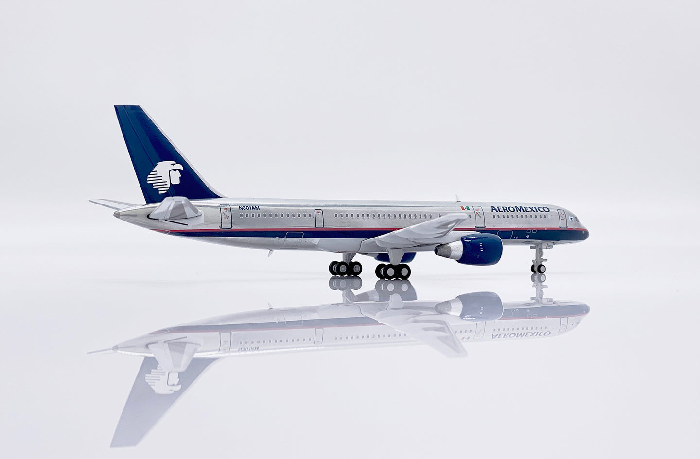 JC WINGS B757-200 AEROMEXICO (POLISHED) REG: N301AM