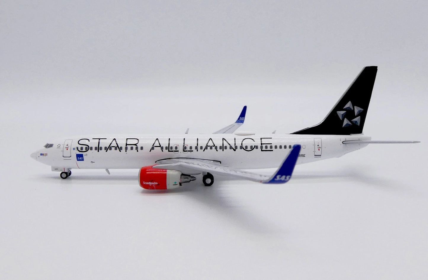 JC WINGS B737-800 SAS SCANDINAVIAN AIRLINES "STAR ALLIANCE" REG: LN-RRE