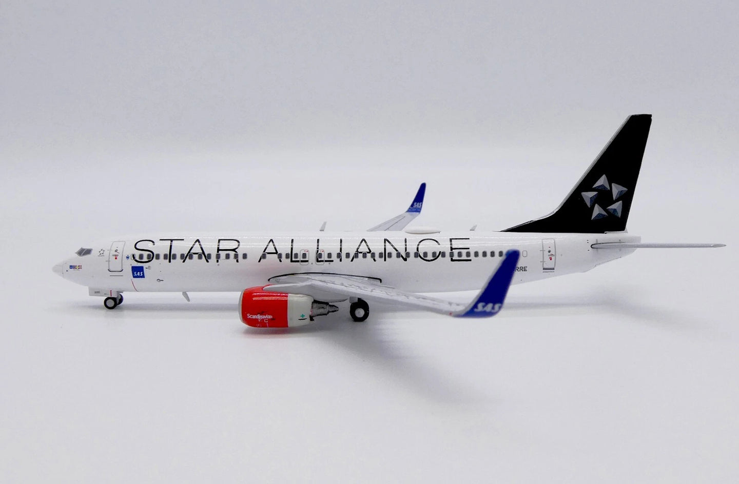 JC WINGS B737-800 SAS SCANDINAVIAN AIRLINES "STAR ALLIANCE" REG: LN-RRE